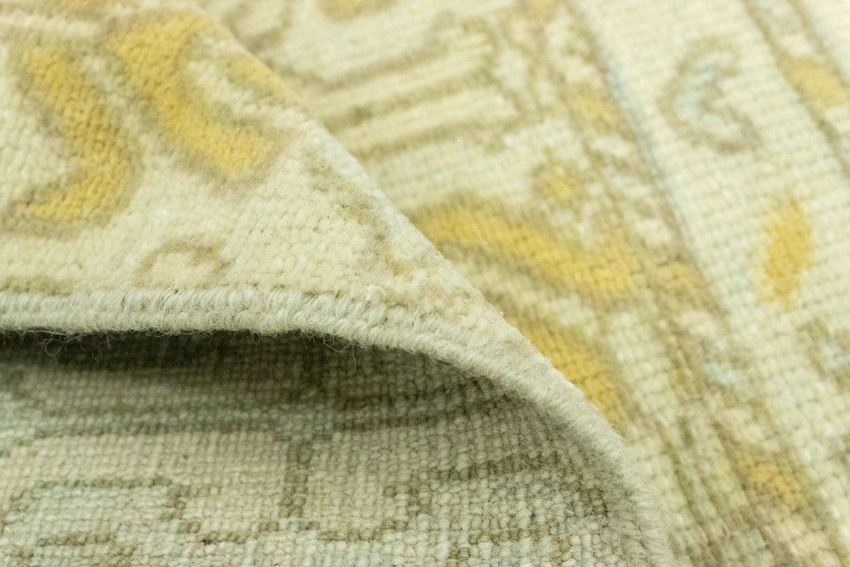 Designerski dywan kwadratowy  - 63 x 60 cm - beżowy