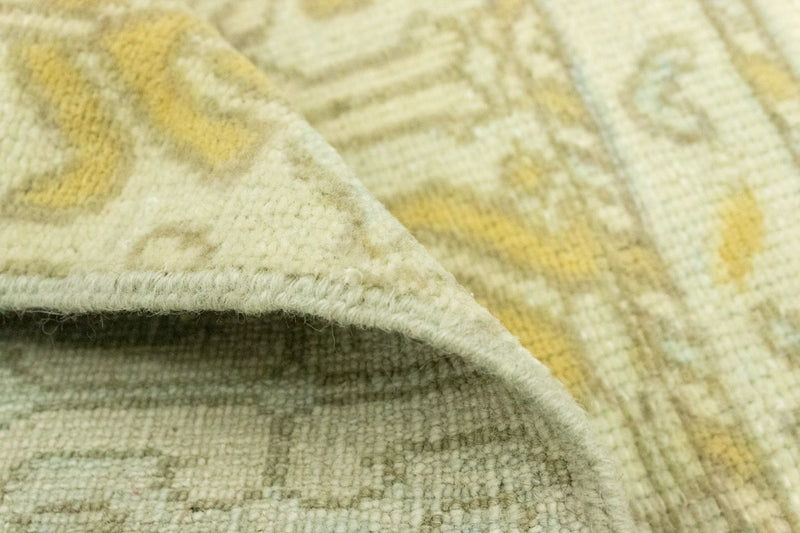 Designerski dywan kwadratowy  - 63 x 60 cm - beżowy