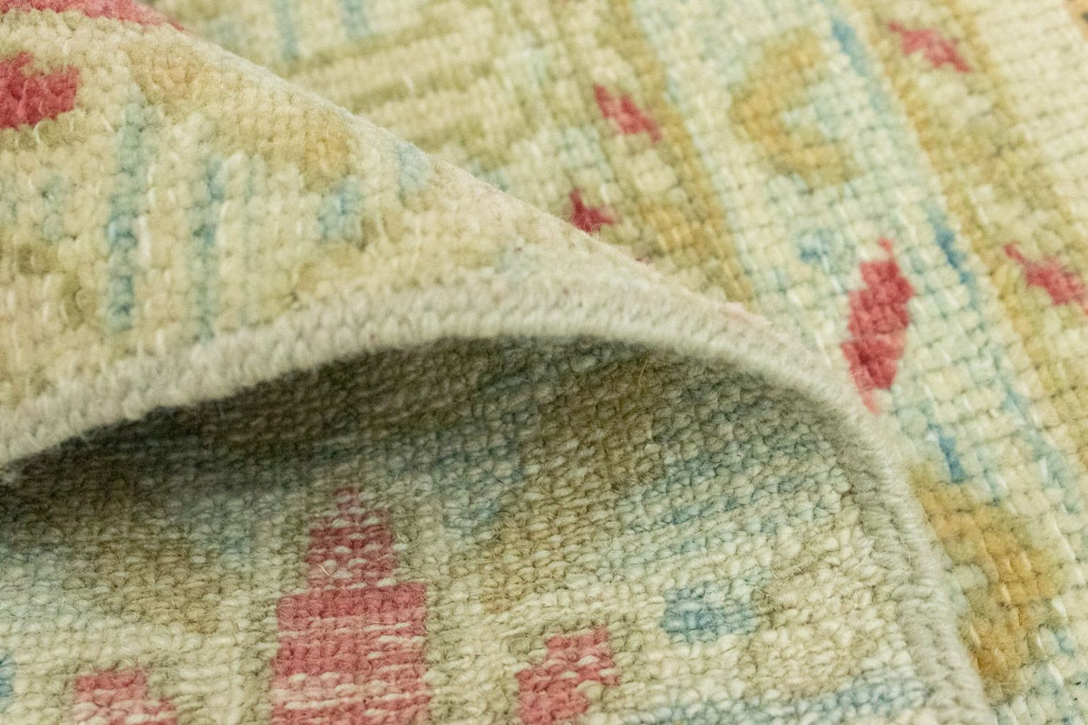 Designerski dywan kwadratowy  - 63 x 62 cm - beżowy