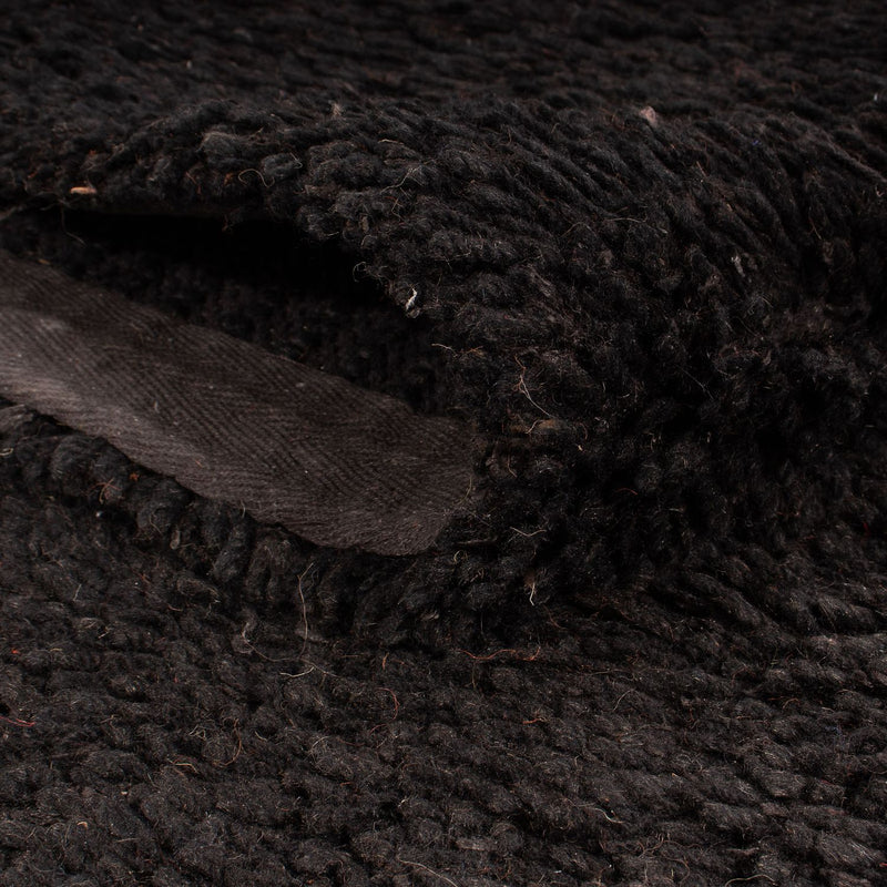 Dywan o wysokim runie - 216 x 150 cm - czarny