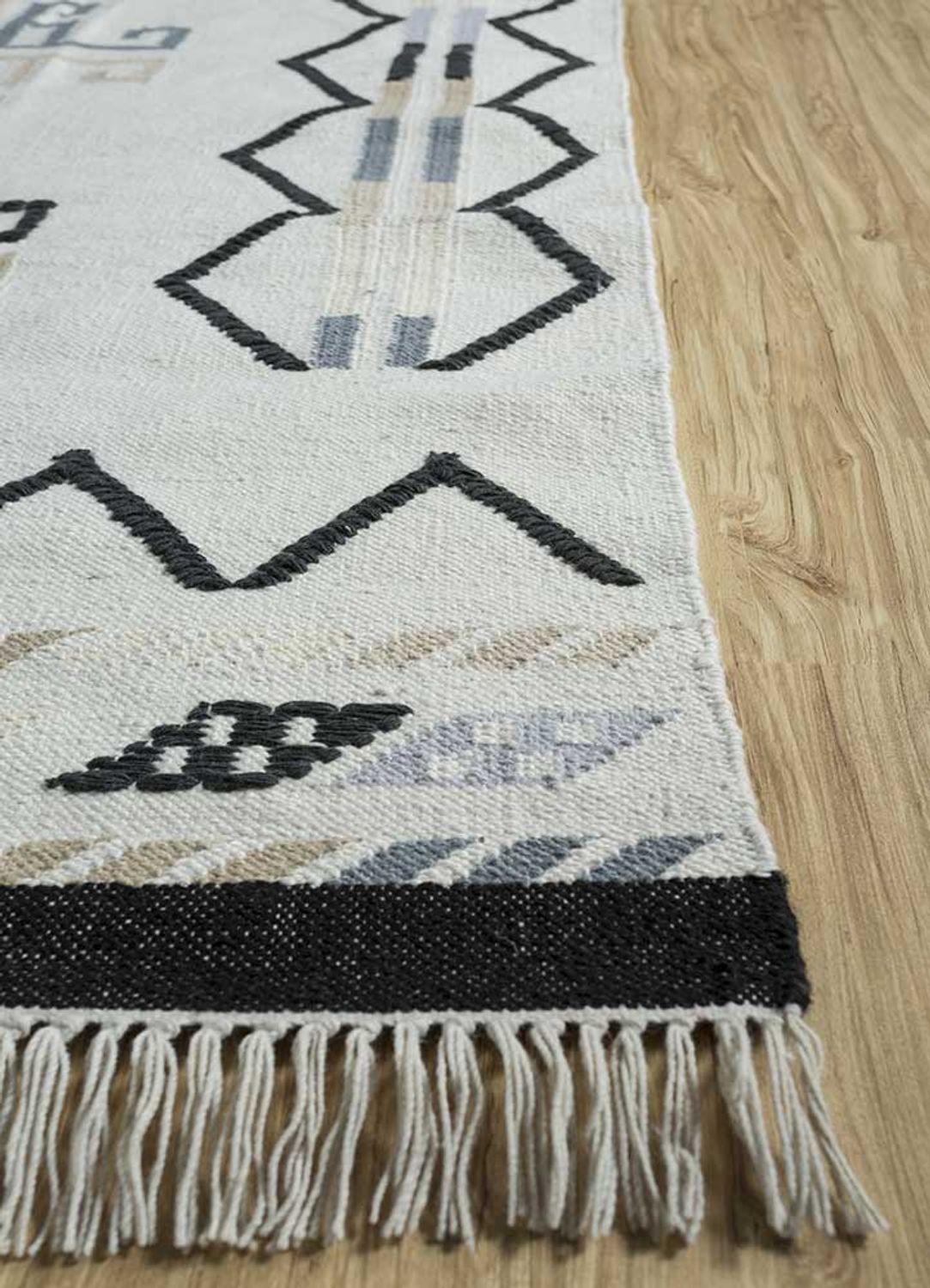 DP02-RUG1124135-240x210