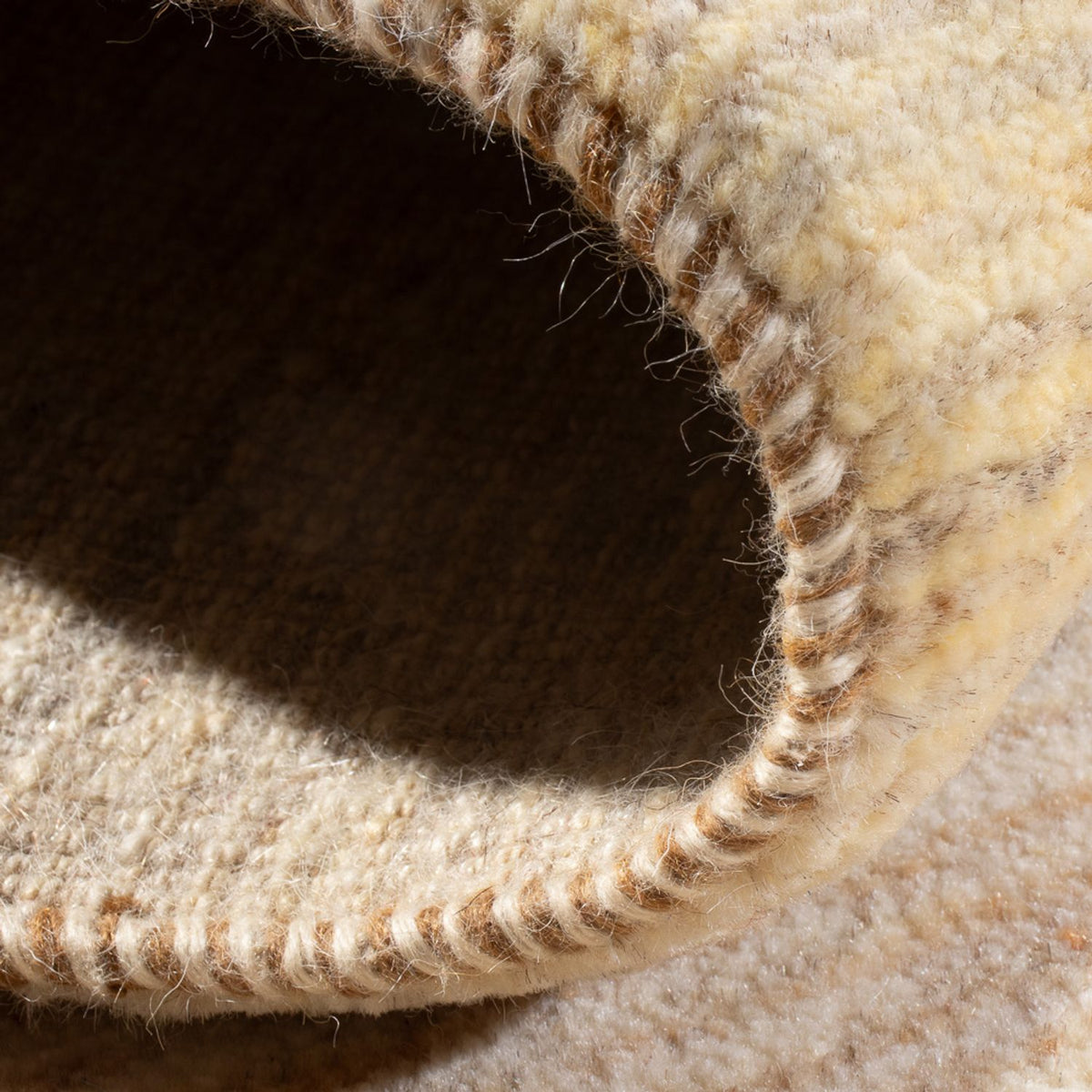 Dywan Gabbeh - perski - 137 x 73 cm - jasny beż