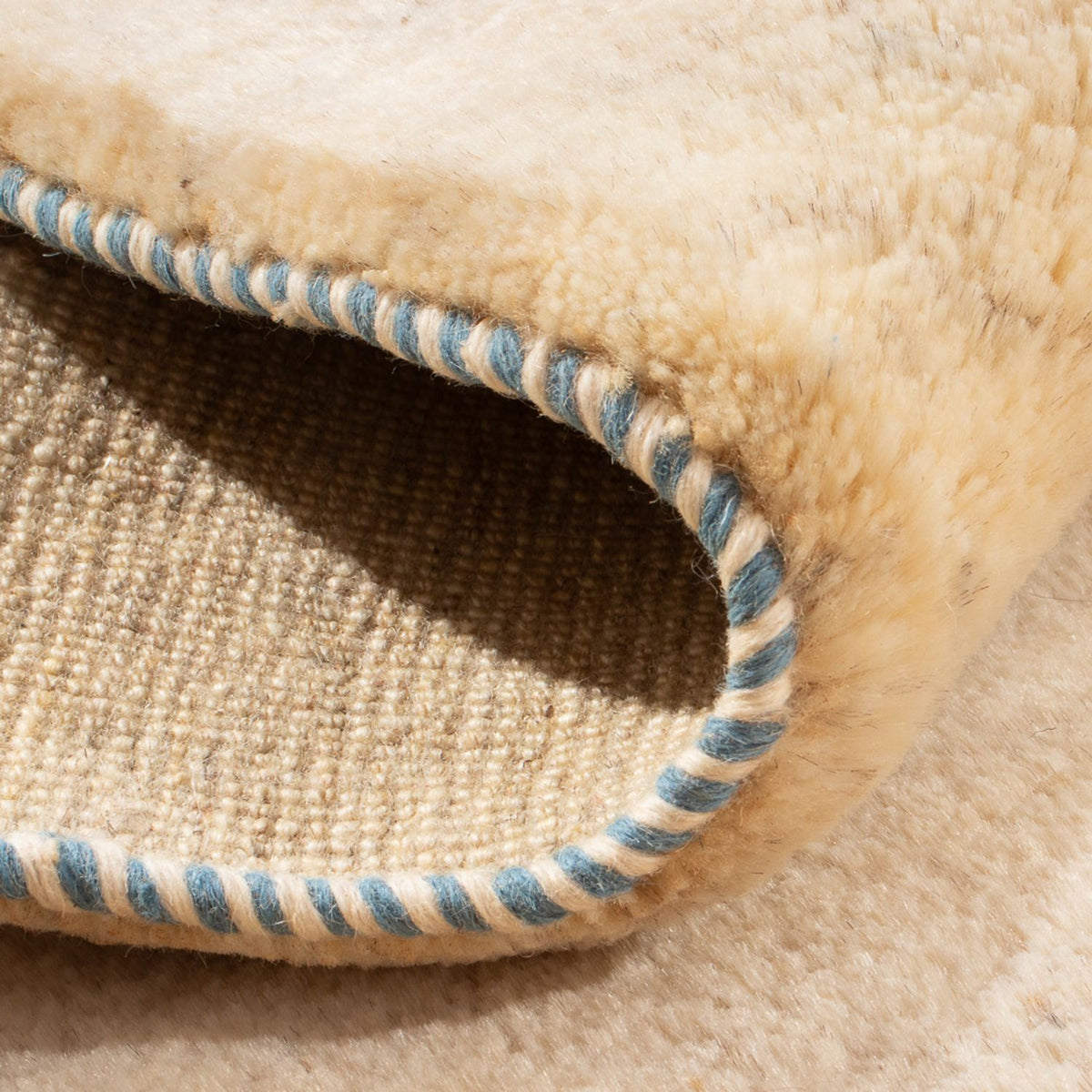 Dywan Gabbeh - perski - 127 x 83 cm - naturalna biel