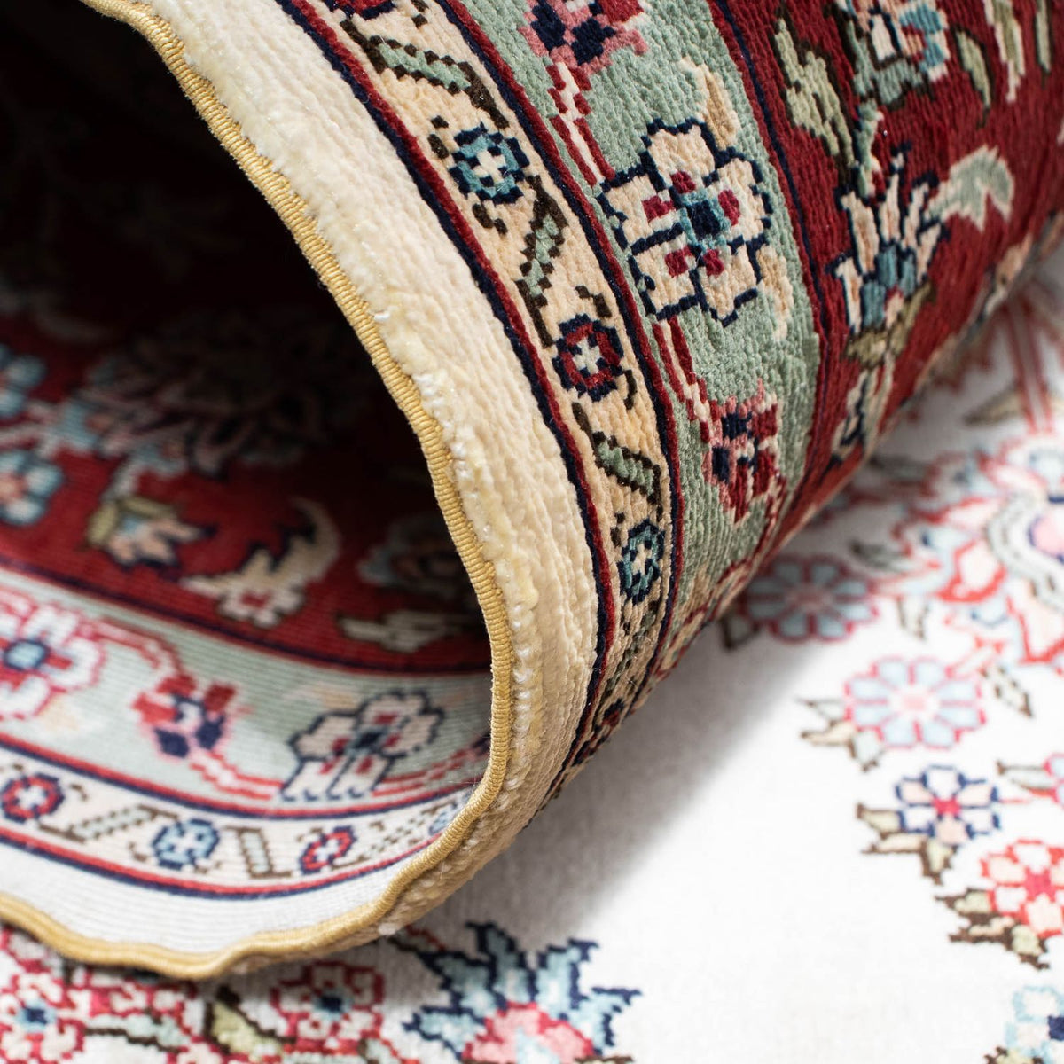 Orientalny dywan - Hereke - 137 x 91 cm - ciemna czerwień