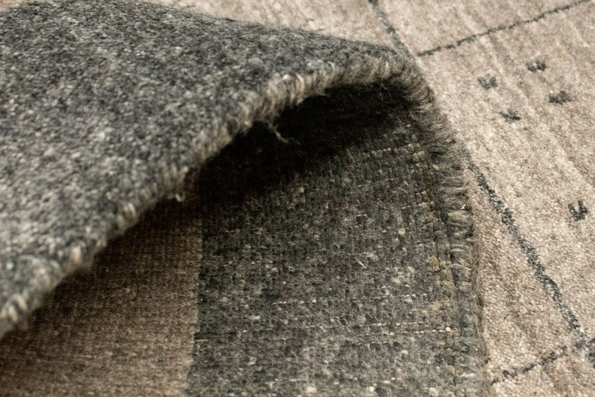 Designerski dywan - 140 x 70 cm - beżowy