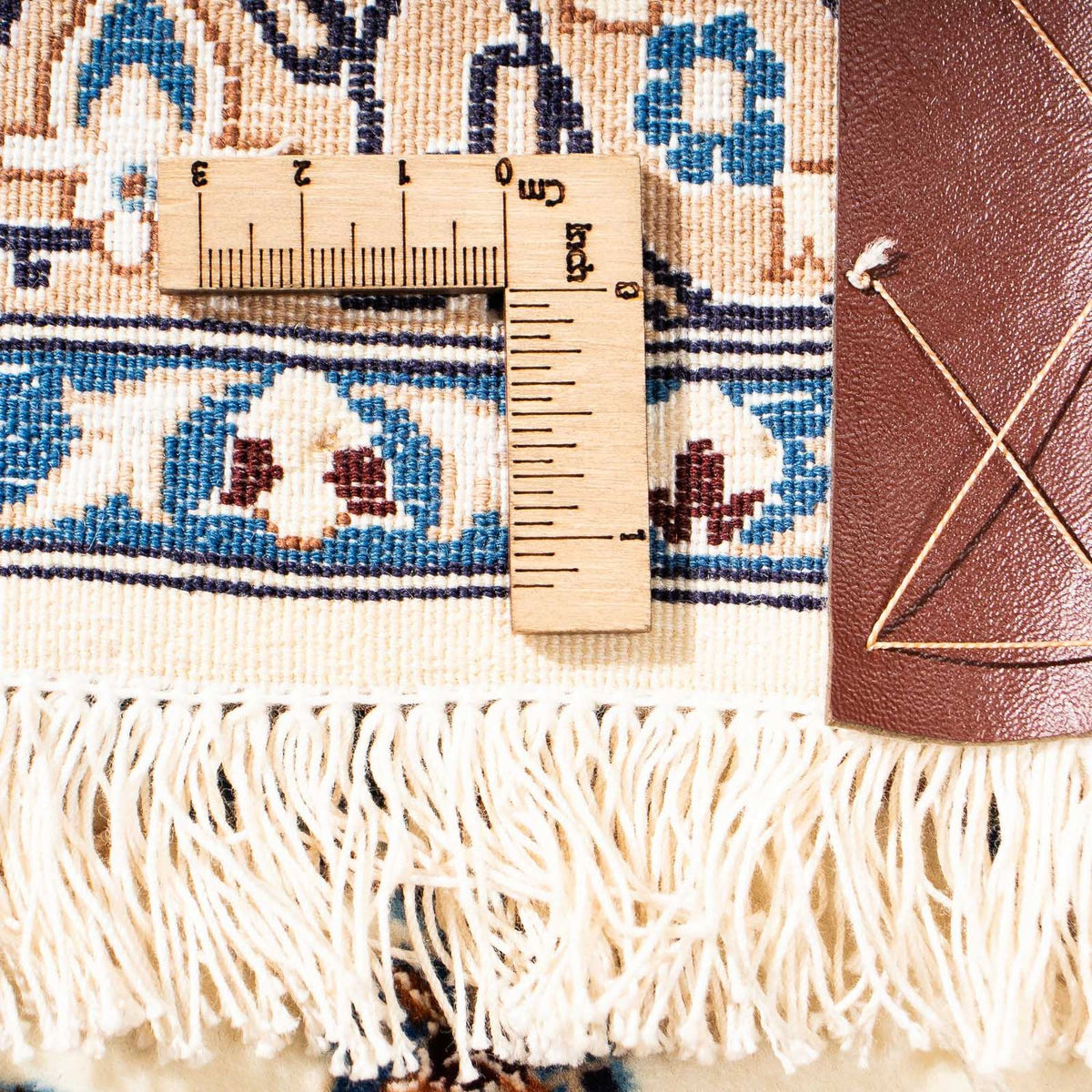 Dywan perski - Nain - Królewski - 263 x 176 cm - beżowy